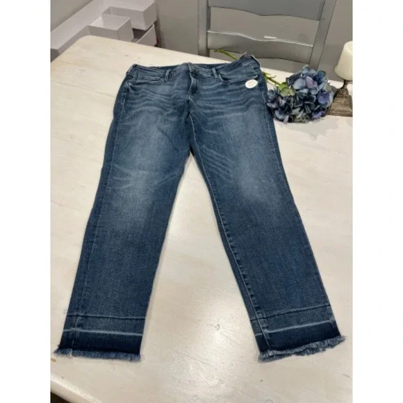 NEW Old Navy Rockstar Ankle Jeans Frayed Hem Mid-Rise Denim Blue Women's Size 14 - Picture 1 of 10